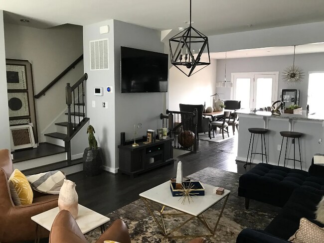 Building Photo - 4224 Skyview