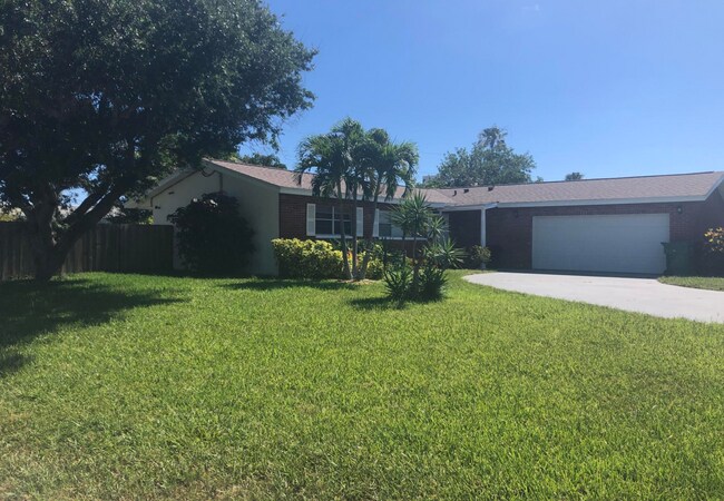 Foto del edificio - Indialantic 2 Bedroom Home with 2 car garage!
