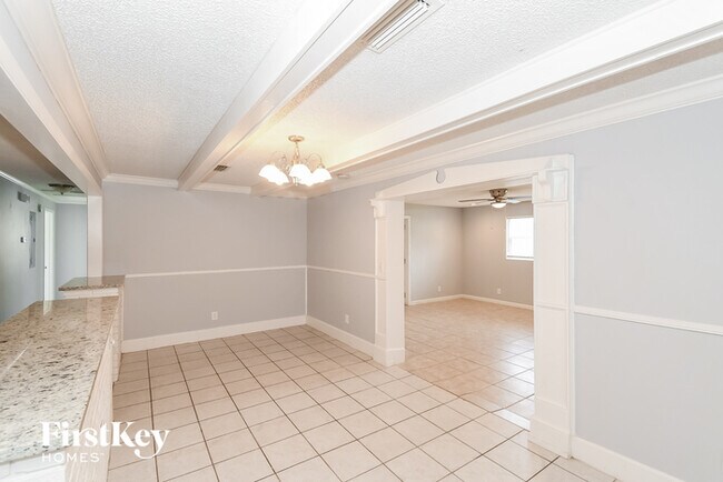 Building Photo - 451 Gano Ct