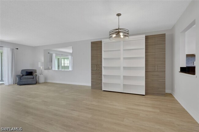 Building Photo - 4912 Tamiami Trl E