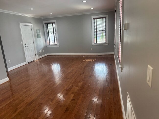 Living room - 332 Midland Ave