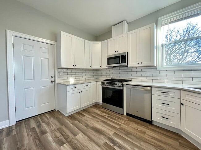 Building Photo - 2937 N Ashland Ave