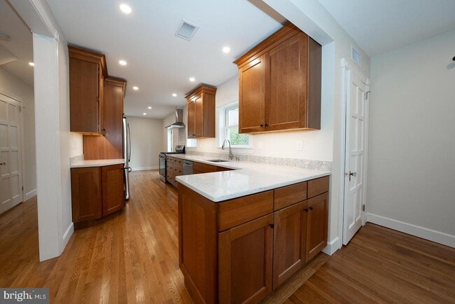 Foto del edificio - 28 Orchard Ln