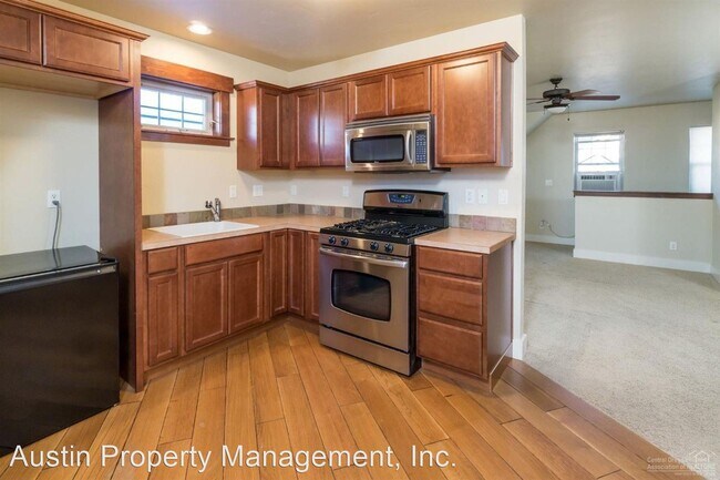 Building Photo - 1 br, 1 bath House - 637 NW Compass ADU
