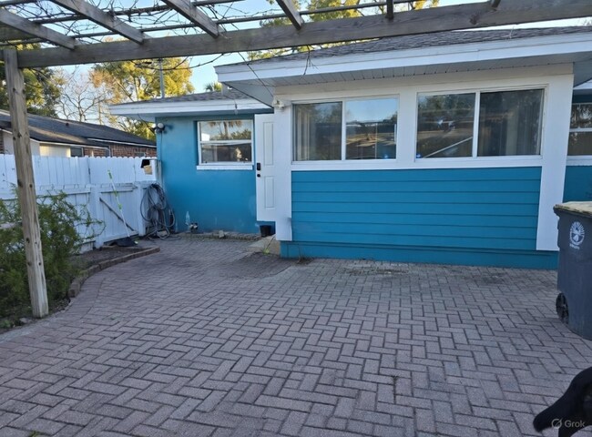 Foto del edificio - 1832 Callahan St