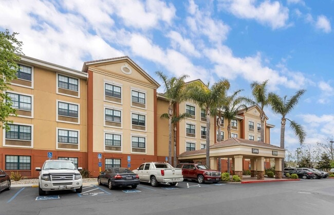 Building Photo - Furnished Studio-Union City - Dyer St.