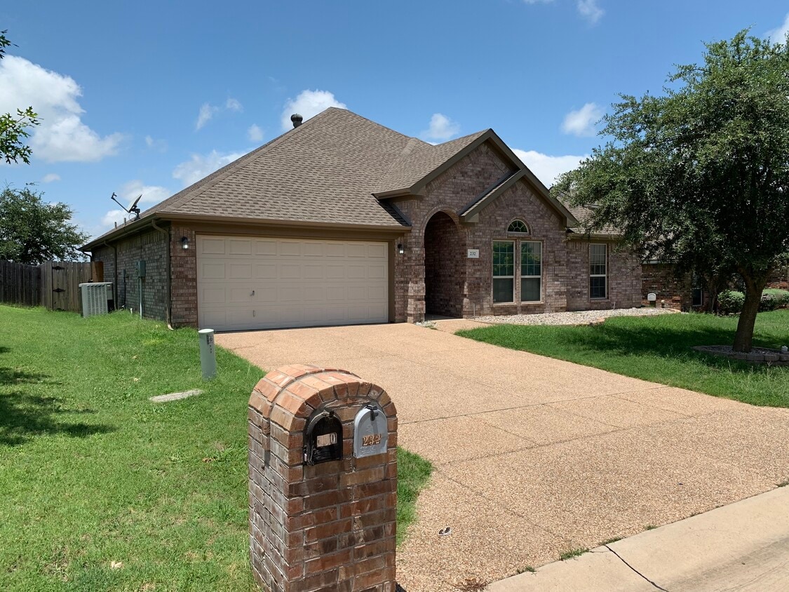 232 Carriage Dr, Willow Park, TX 76087 House Rental in Willow Park