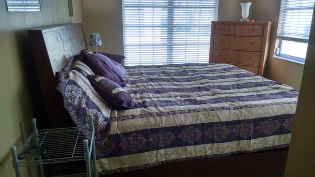 BDR1 - 3 E Greens Cir