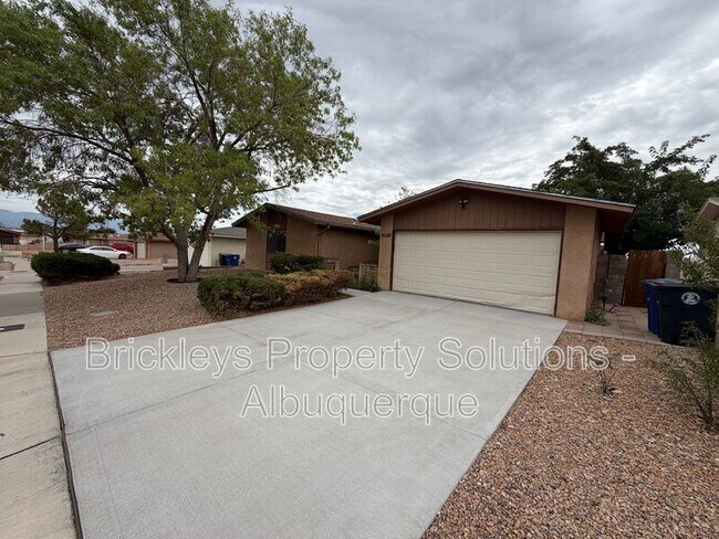 Foto del edificio - 5812 Brahma Dr NW