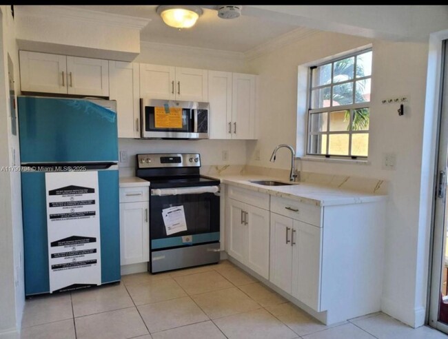 Building Photo - 7510 SW 152nd Ave