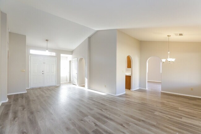 Foto del edificio - 7586 W Montebello Ave