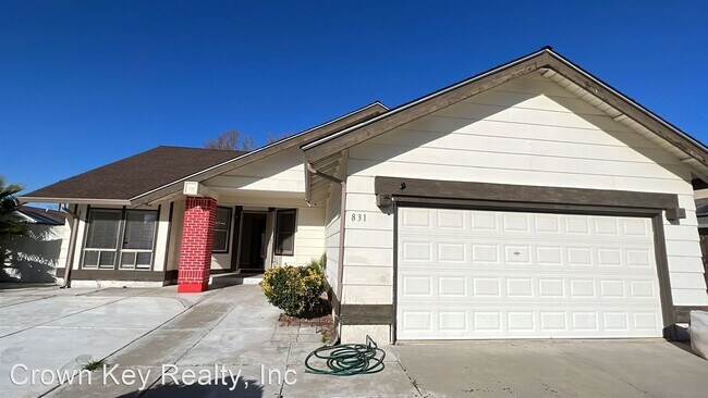 Foto del edificio - 4 br, 2 bath House - 831 Tennis Lane