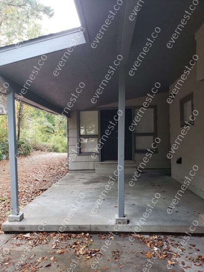 Building Photo - 1744 Cheswood Dr