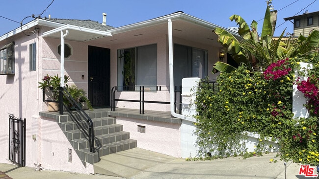 Building Photo - 1311 Helen Dr