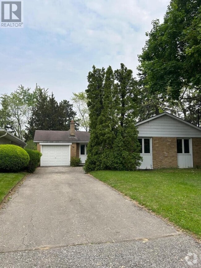 Building Photo - 98 Wigmore Dr
