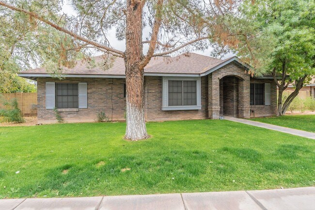 Building Photo - Charming 4-bedroom, 2-bathroom in Gilbert