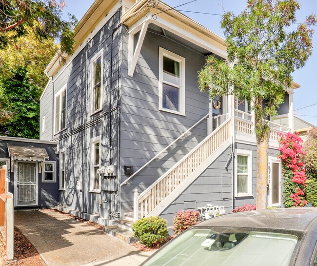 Building Photo - 2620 Encinal Ave