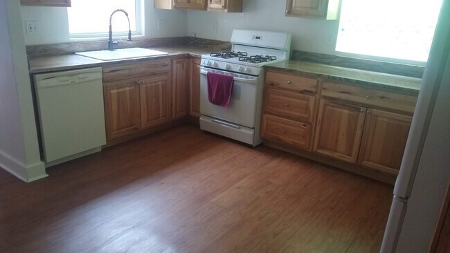 Foto del edificio - 1559 Airway Rd SW