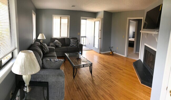 Foto del edificio - 4147 Spirea Dr