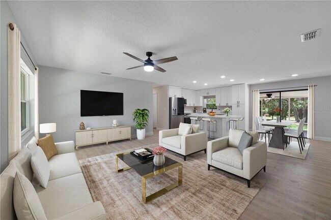 Building Photo - One of a kind Old Florida Oasis in the hea...