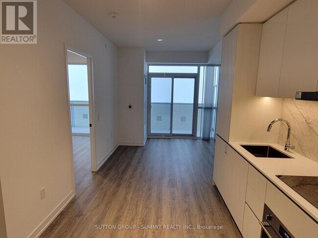 Building Photo - 8 Interchange Wy