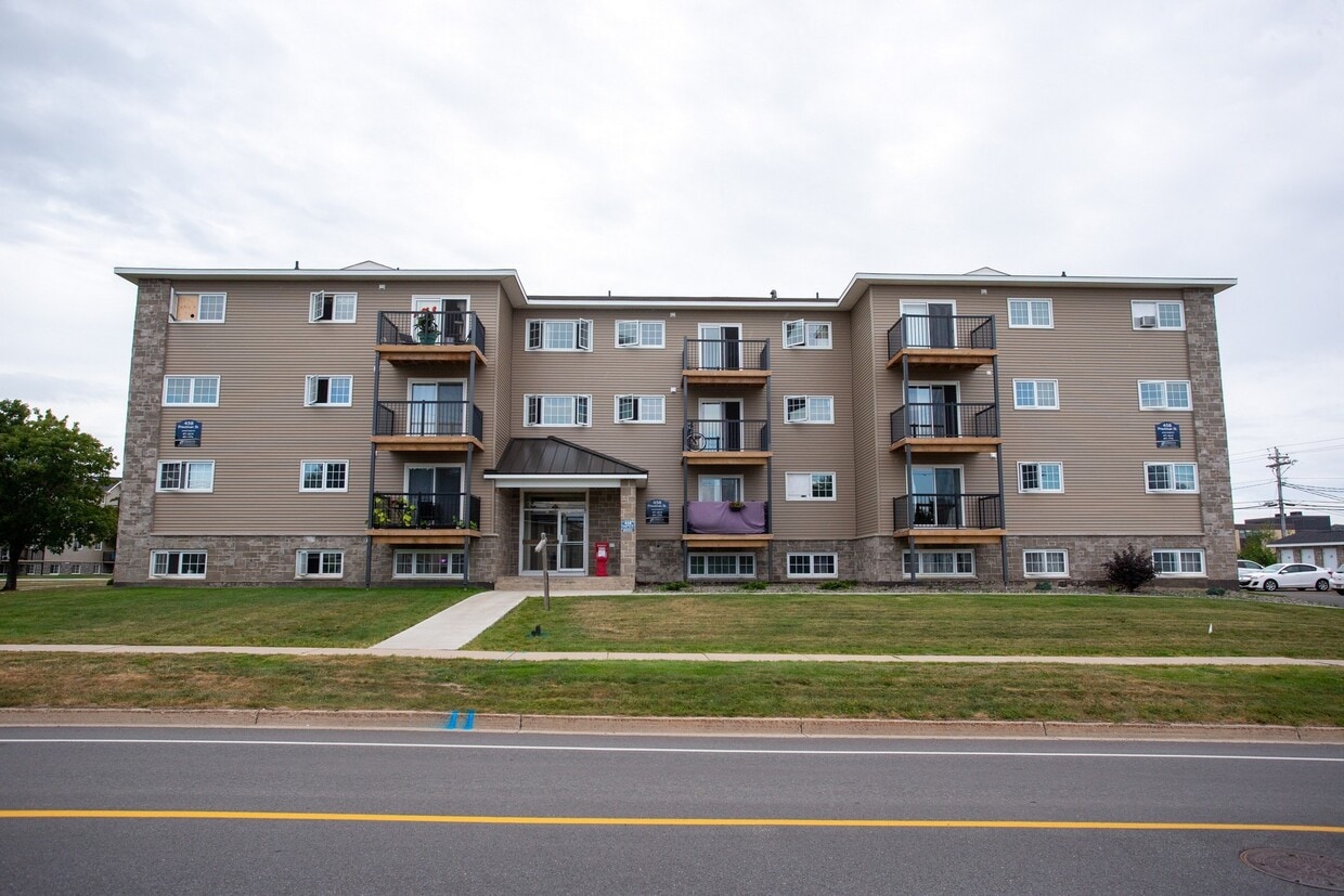 Building Photo - 458 Priestman St