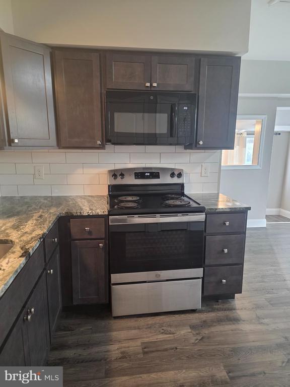 Foto del edificio - 320 Main St