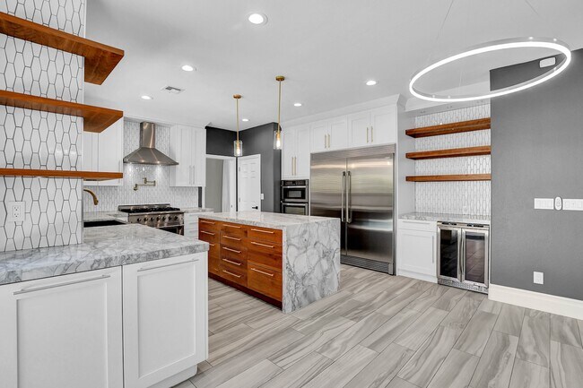 Foto del edificio - 9704 Cameo Rose Ln