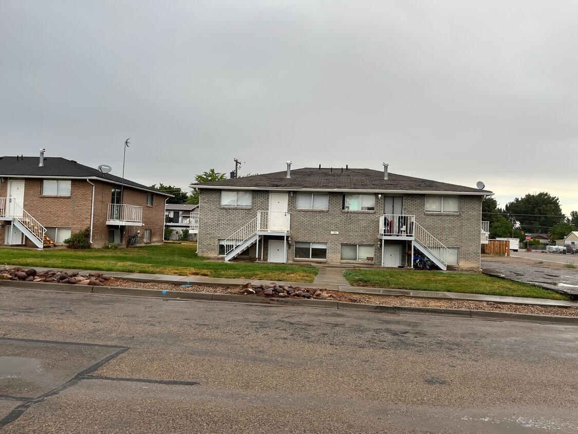 Primary Photo - 326 W 4 Plex