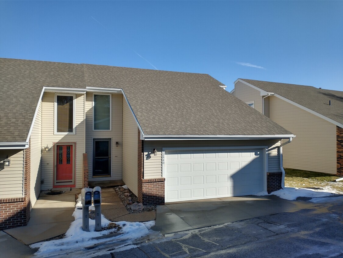 Primary Photo - 12840 Burt Ct