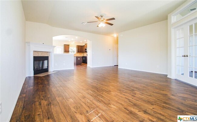 Foto del edificio - 705 Brooklynn Kay Dr