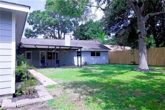 Building Photo - 7206 Bayou Woods Dr