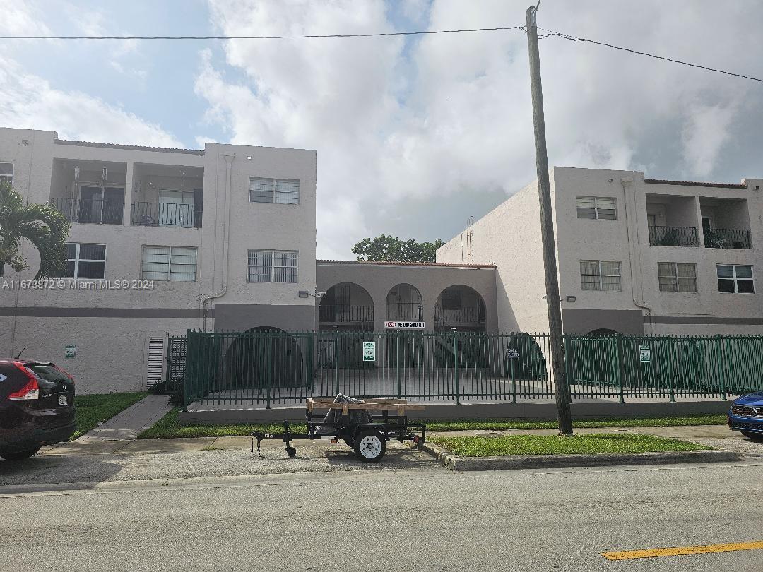 Primary Photo - 1350 W 53rd St