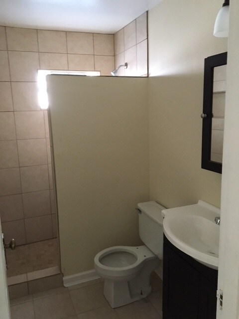 bath - 6852 Main St