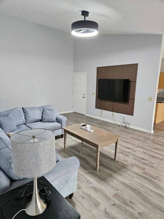 Foto del edificio - 4605 SE Geneva Dr