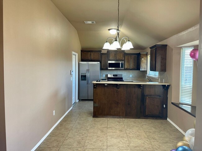 Building Photo - 3 br, 2 bath House - 513 SW 43rd St.