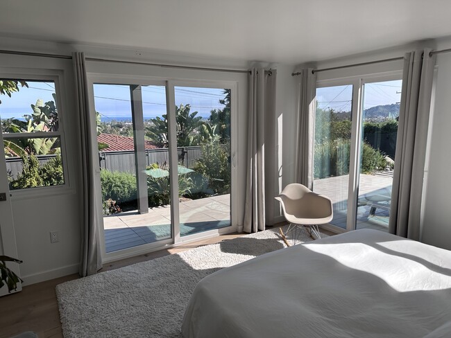 Foto del edificio - 1252 De la Guerra Rd