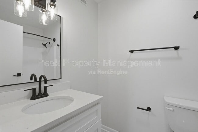 Interior Photo - Ashland Crossing