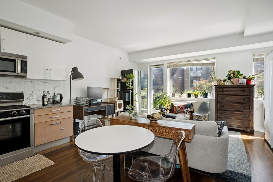 100 Maspeth Ave Unit 3L, Brooklyn, NY 11211 Room for Rent in Brooklyn