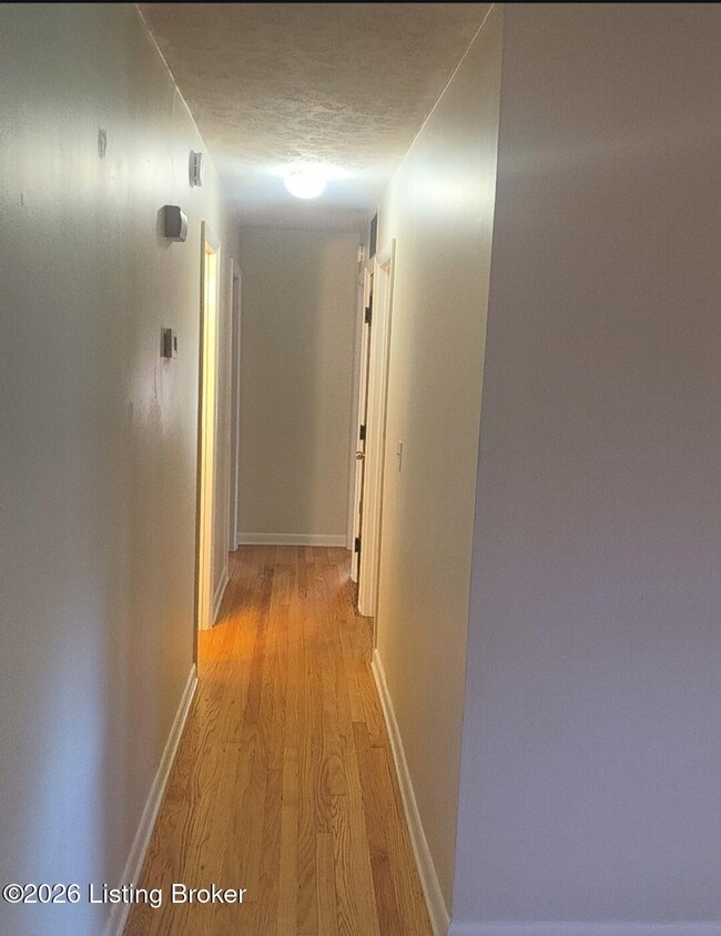 Building Photo - 2014 Cedarcrest Dr