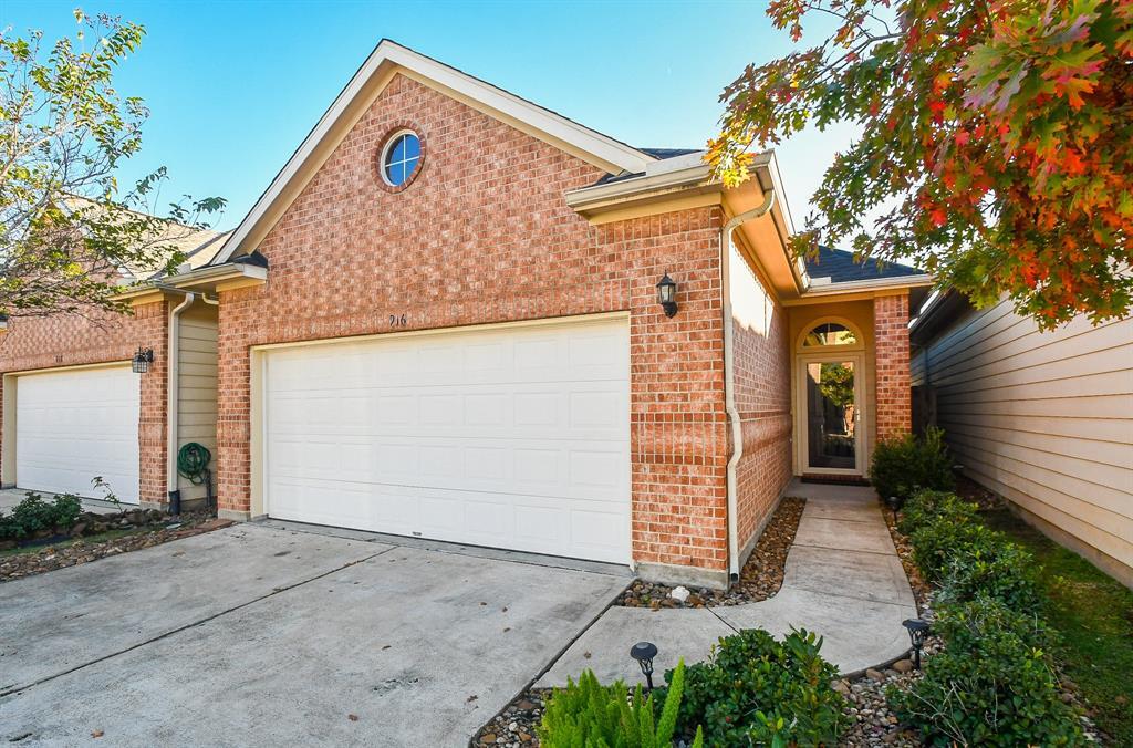 Primary Photo - 916 Sweet Pine Dr