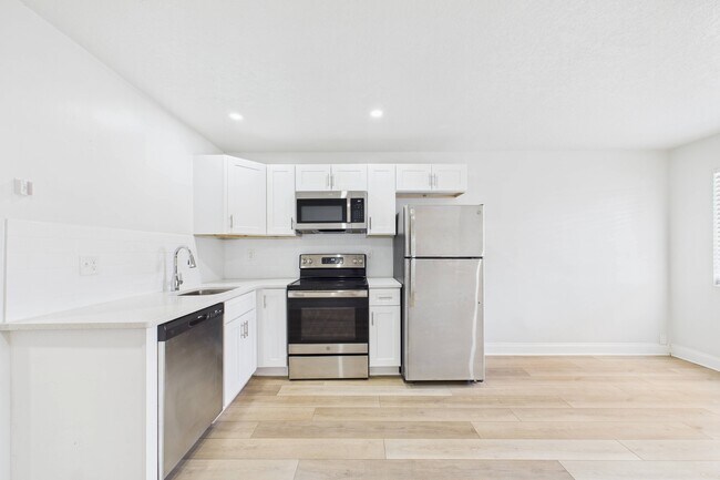 Foto del edificio - Cocoa Village Flats