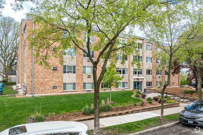 Harriet Hills Condominiums