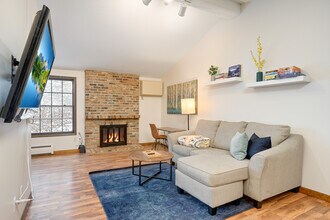 Building Photo - 1008 Westbrooke Way