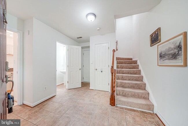 Building Photo - 2426 N Hampton Dr