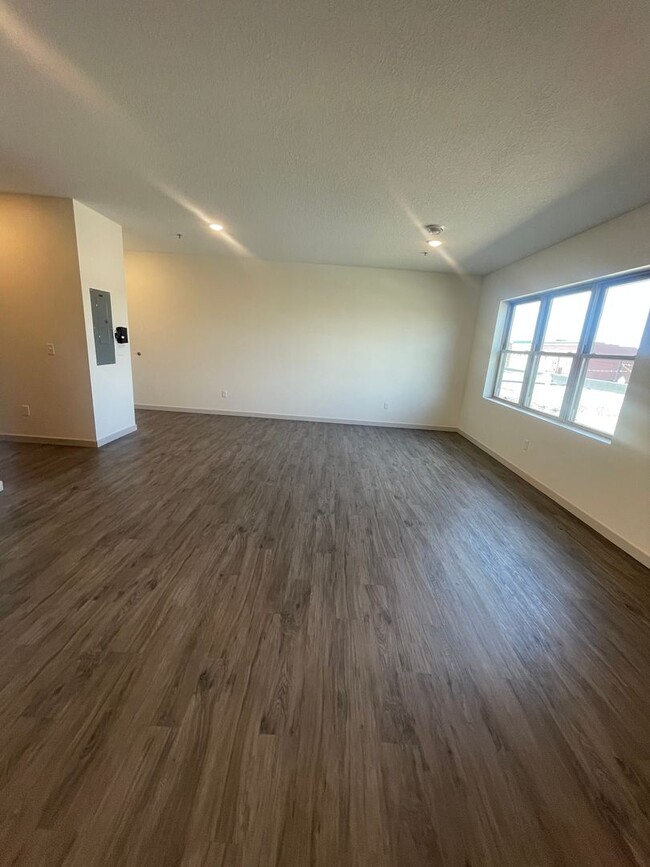 Building Photo - Two-Bedroom Unit at Tiller+Main