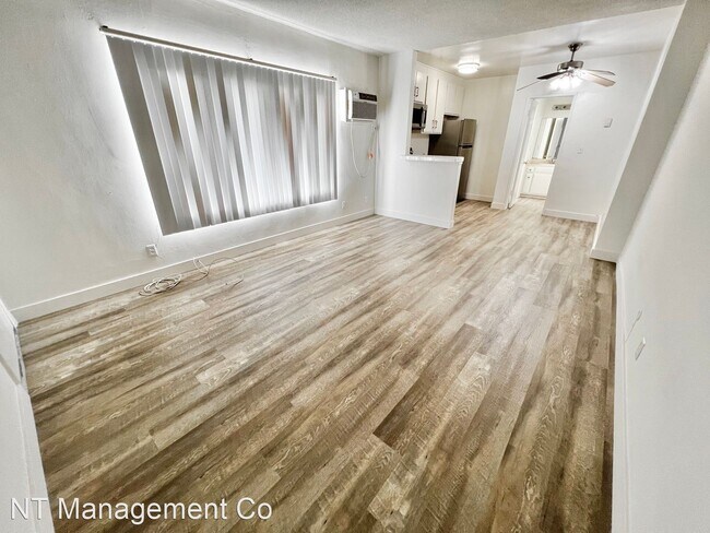 Building Photo - Studio, 1 bath Apartment - 3359 Mentone Av...