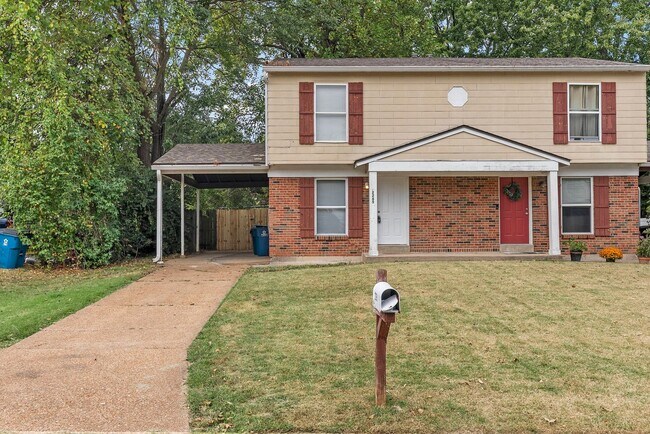 Foto del edificio - Newly Updated 3-Bedroom Duplex with Fresh Paint and Flooring!