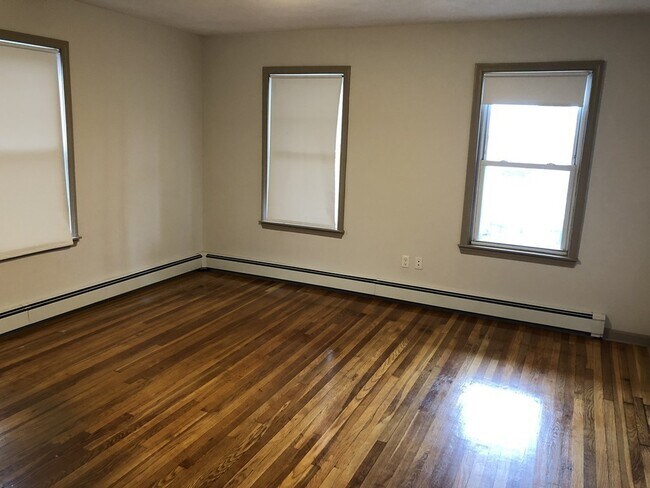 Building Photo - 583 Broadway