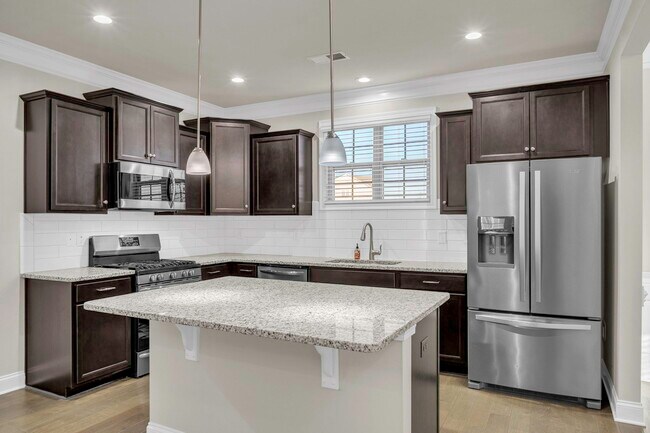 Foto del edificio - 222 Raleighwood Ln